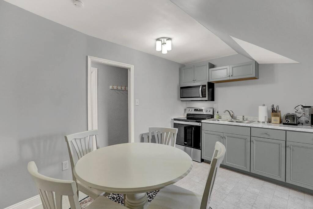 Suites On Seneca - Gorgeous One Bedroom Apartment Harrisburg Exterior foto